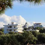Seli\'S Vila Ksamil