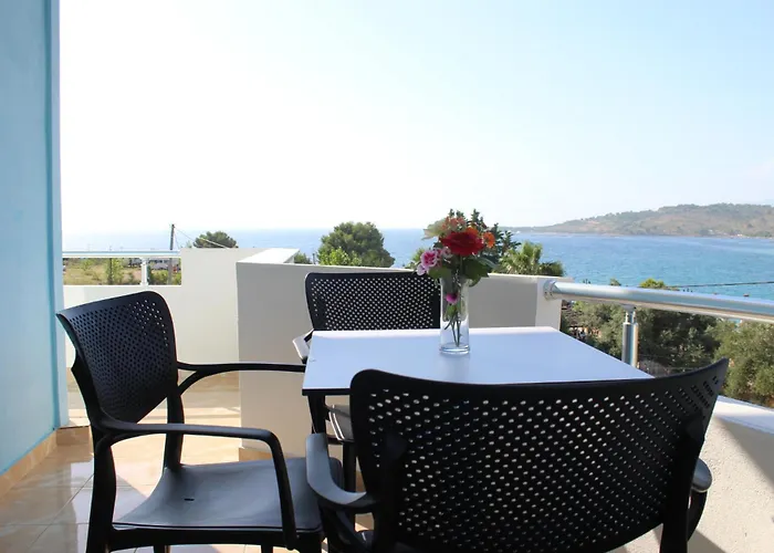 Seli\'S Vila Ksamil
